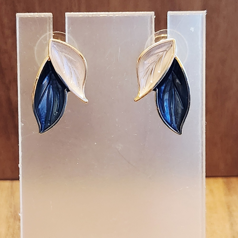 Womens Navy Blue and Cream Enamel Double Leaf Gold Tone Post Stud Earrings 1"